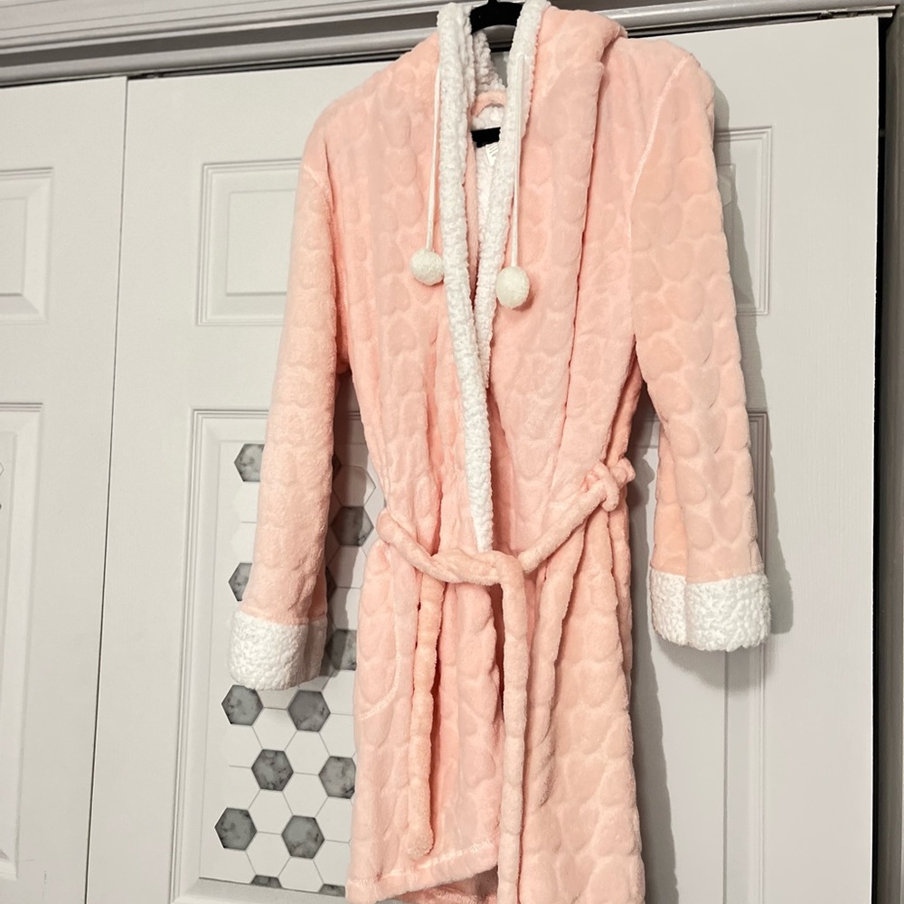 Em & Alfie woman’s plush robe